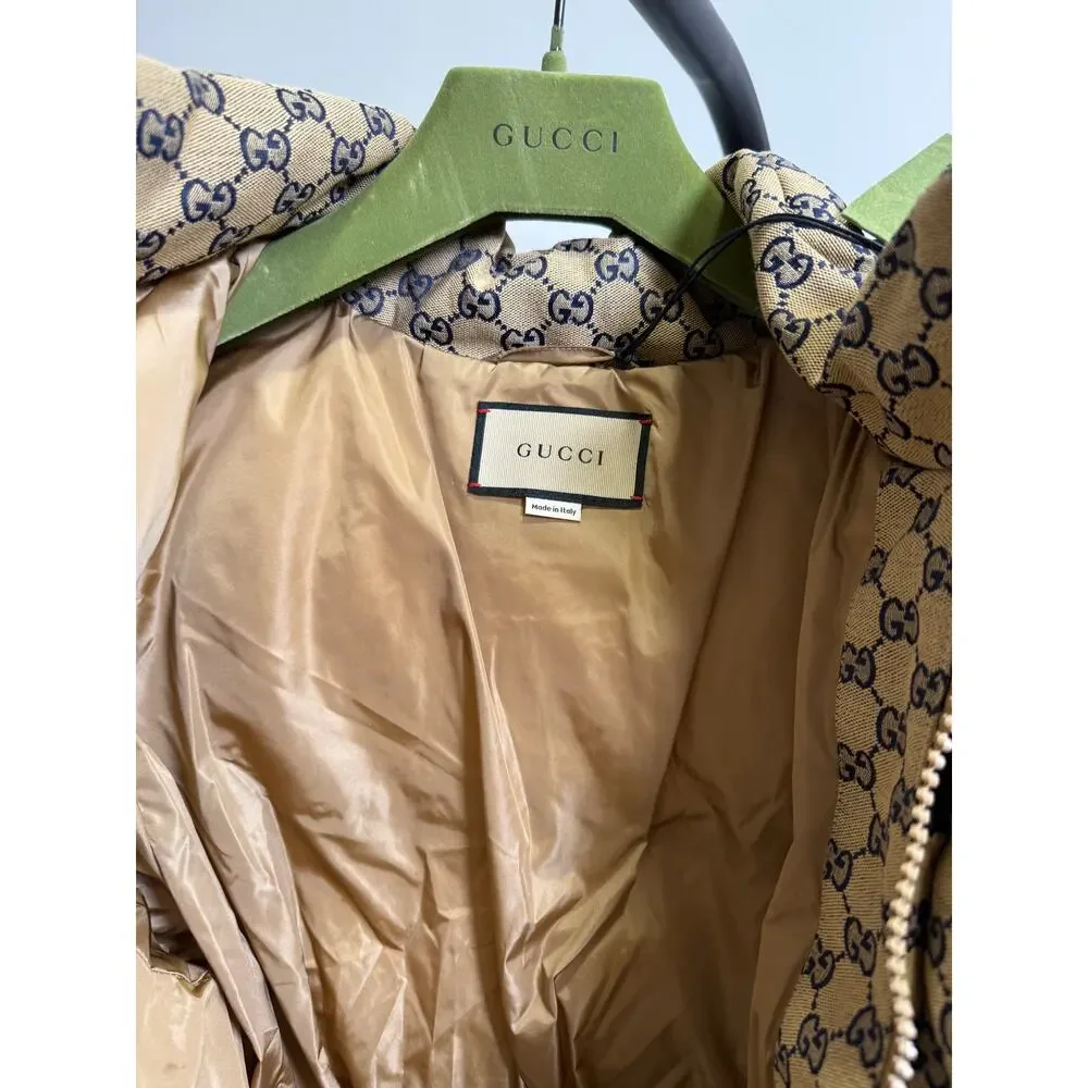 Gucci GG Monogram Down Jacket Navy Beige NWT Size 48 Medium Hooded Puffer